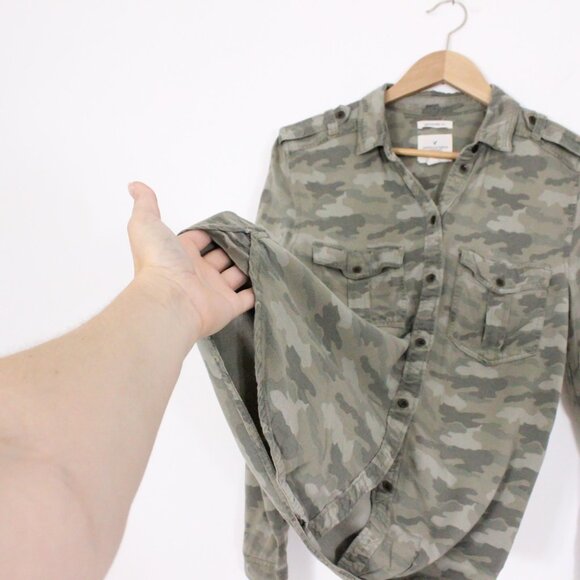 *American Eagle Green Camo Boyfriend Long Sleeve - Picture 6 of 8